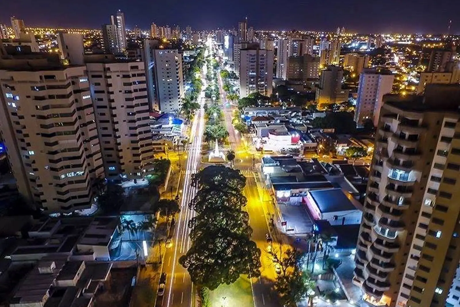 Centro de Campo Grande à noite