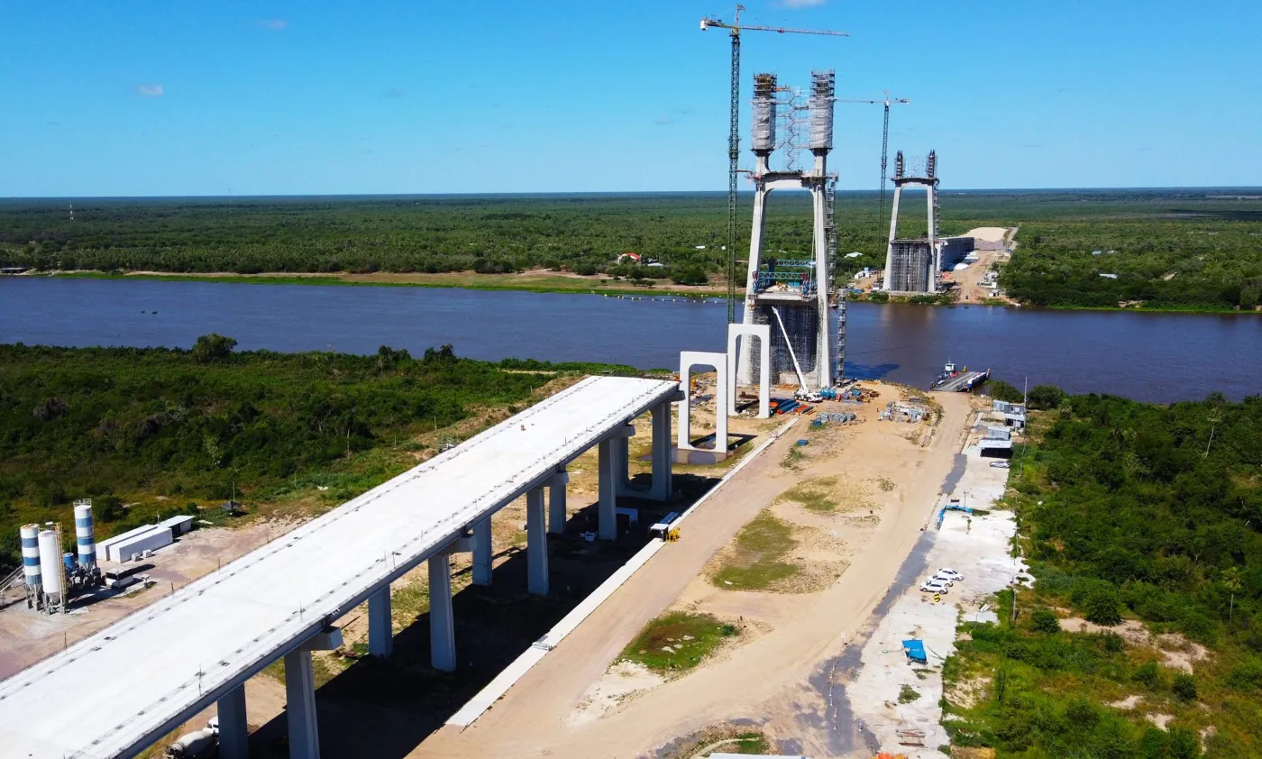 Obras da ponte da Rota Bioceânica em Porto Murtinho/MS